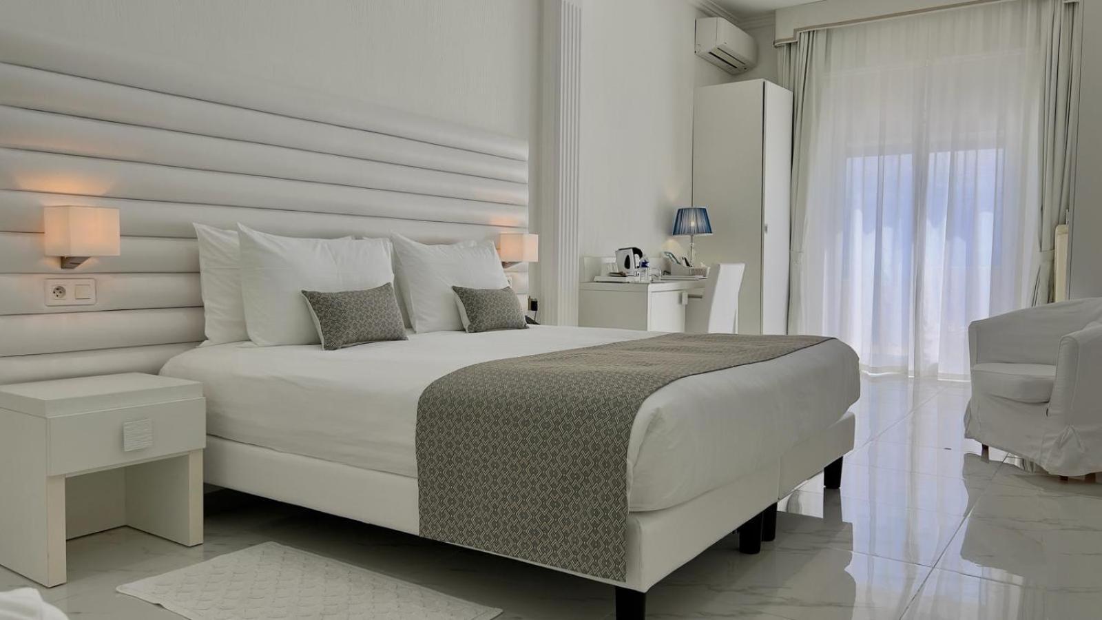 Hotel La Calanque Cavalaire-sur-Mer Ngoại thất bức ảnh