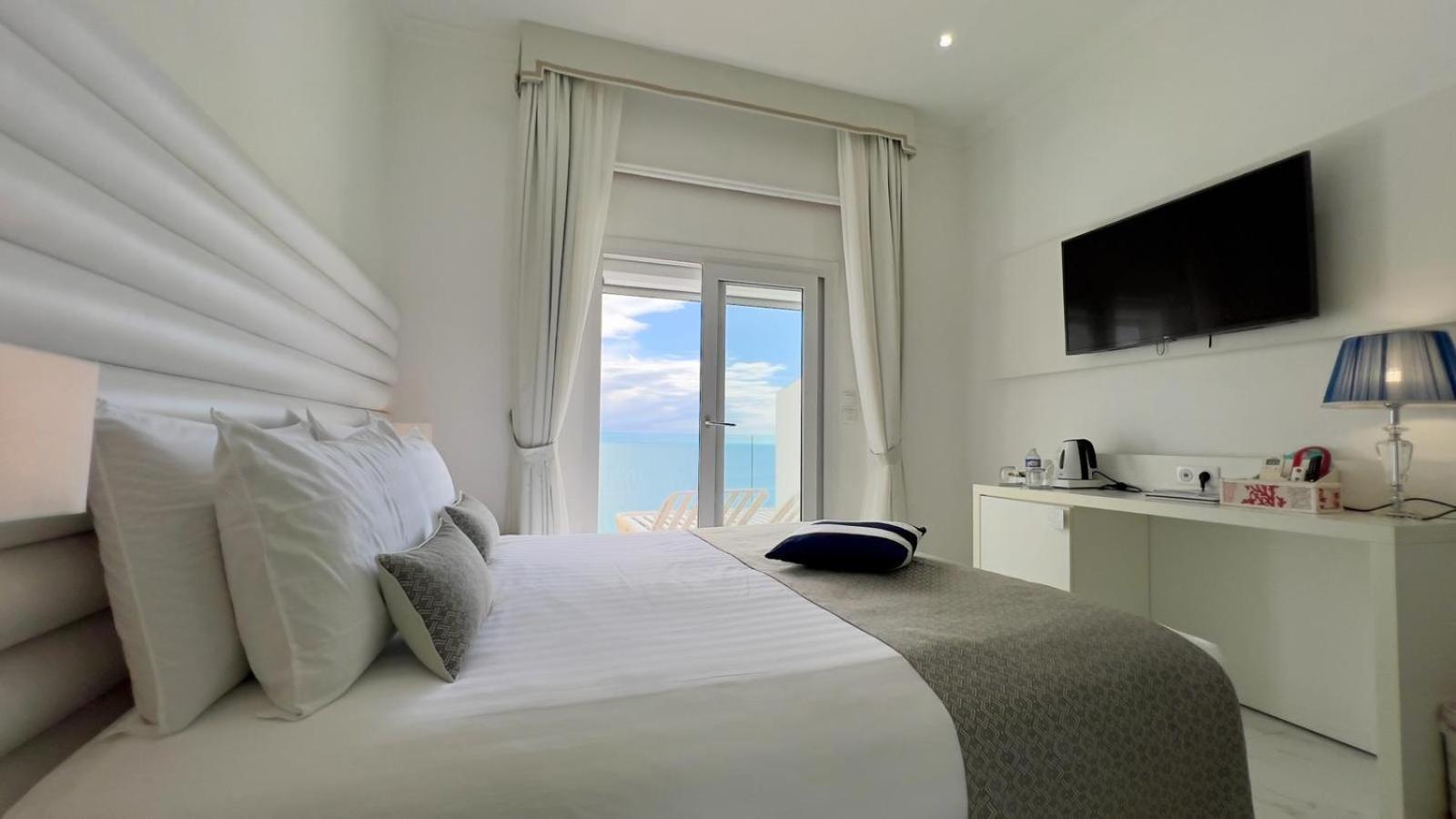 Hotel La Calanque Cavalaire-sur-Mer Ngoại thất bức ảnh