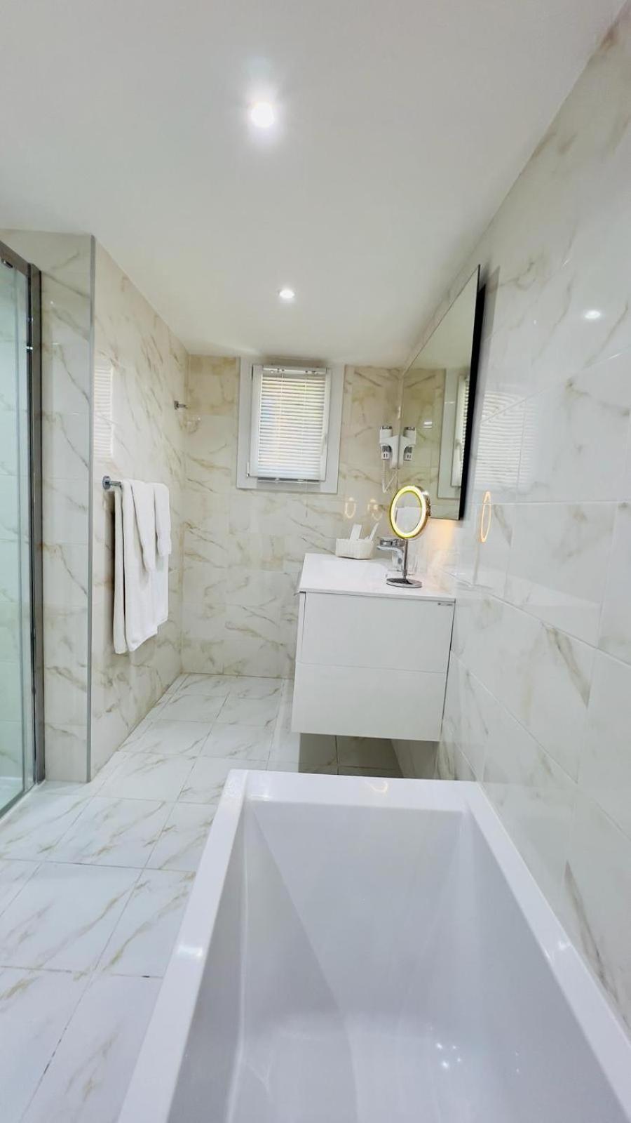 Hotel La Calanque Cavalaire-sur-Mer Ngoại thất bức ảnh